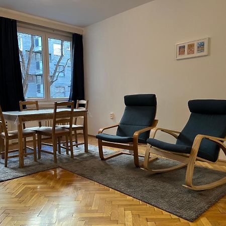 Bauhaus Flat In Amazing Location Lägenhet Budapest Exteriör bild